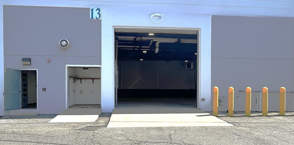 More Photos Of 13 West St, East Hanover Warehouse For Lease