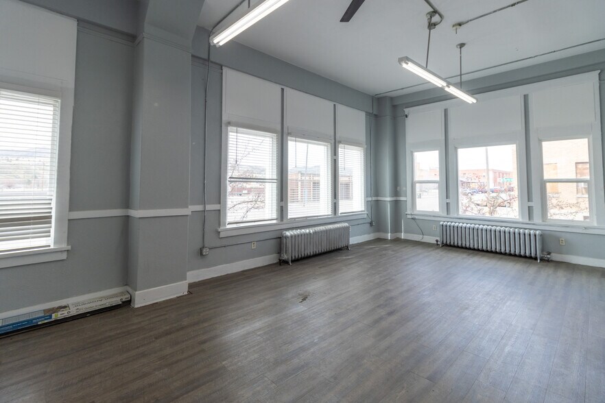 More Photos Of 902 S 1st Ave, Pocatello Distribution For Lease