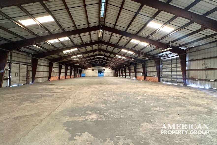 More Photos Of 1227-1231 Hardin Ave, Sarasota Warehouse For Sale