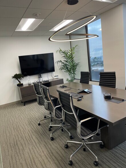 More Photos Of 10880 Wilshire Blvd, Los Angeles Loft Creative Space For Lease