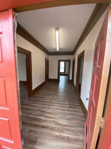 More Photos Of 530 W Taylor St, Griffin Auto Dealership For Lease