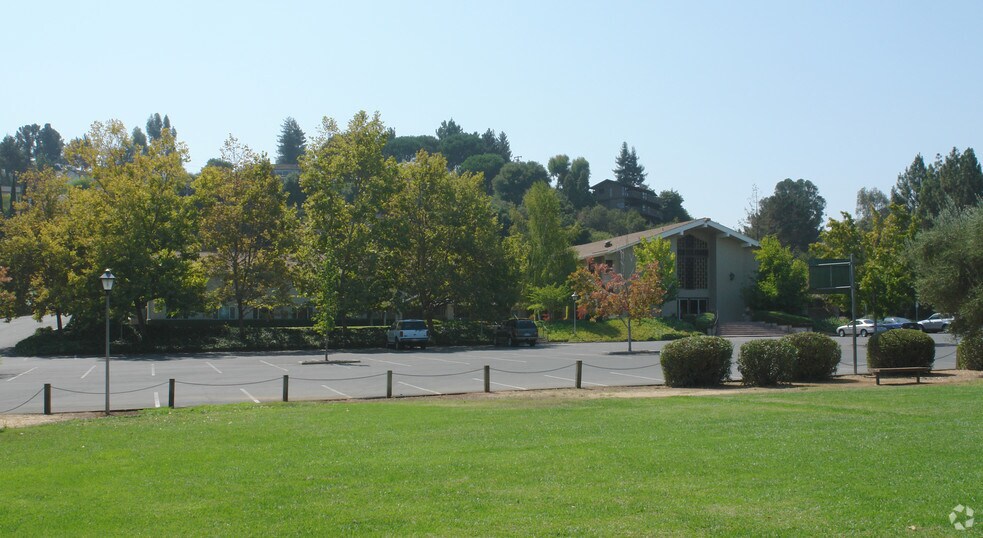 More Photos Of 858 University Ave, Los Altos Religious Facility For Lease