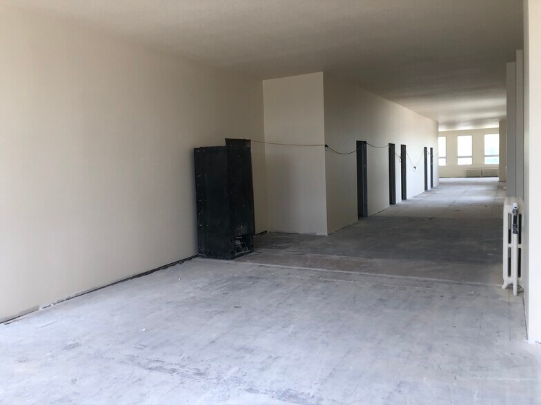 More Photos Of 1549 University Ave W, Saint Paul Office For Lease