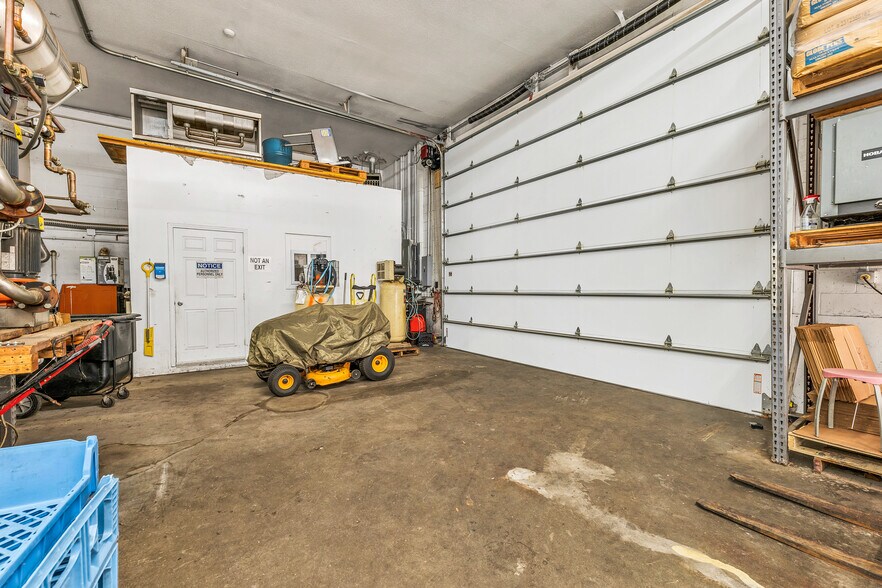 More Photos Of 22 Kendall Pond Rd, Derry Food Processing For Sale