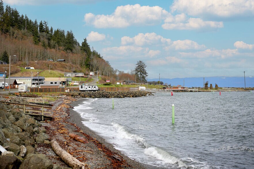 More Photos Of 291 Front St, Sekiu Hotel For Sale