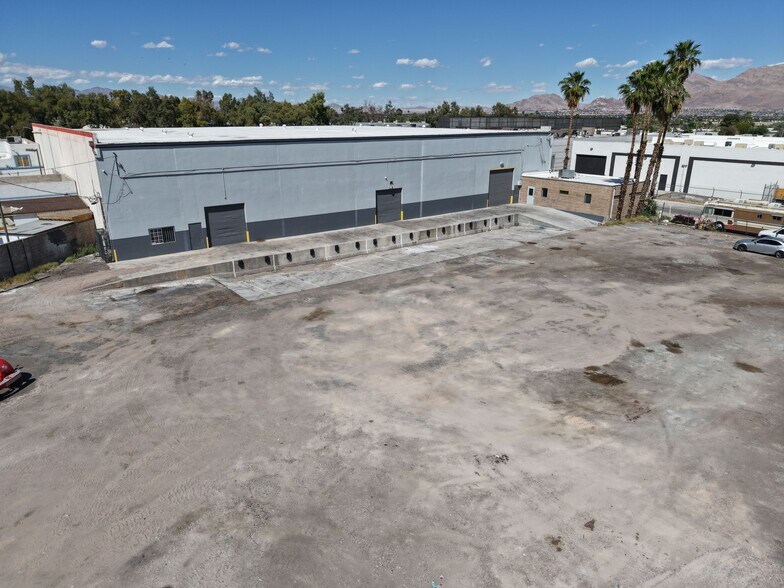 More Photos Of 3250 Palm Pky, Las Vegas Warehouse For Lease