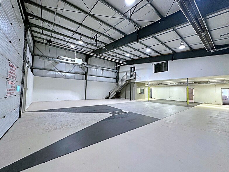 More Photos Of 195 Mackay Cres, Fort McMurray Warehouse For Sale