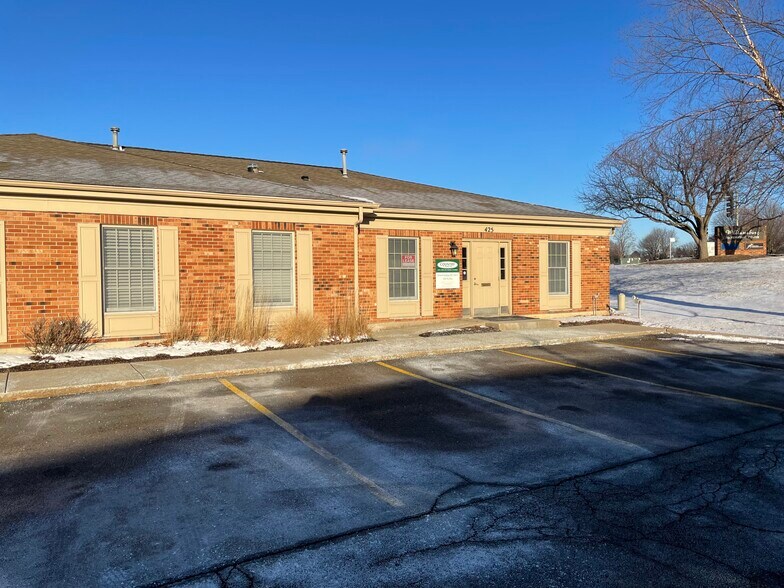 Primary Photo Of 421-425 Williamsburg Dr, Geneva Medical For Lease