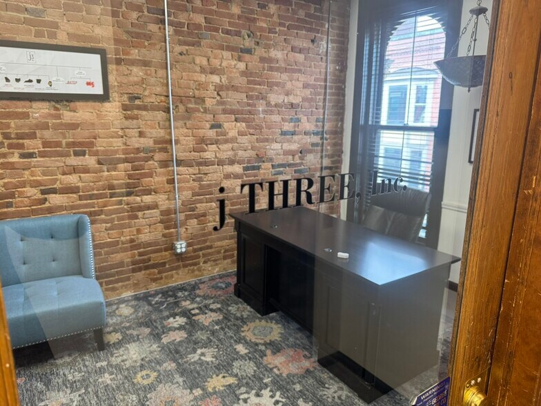 More Photos Of 154-190 N Merchant St, Decatur General Retail For Sale