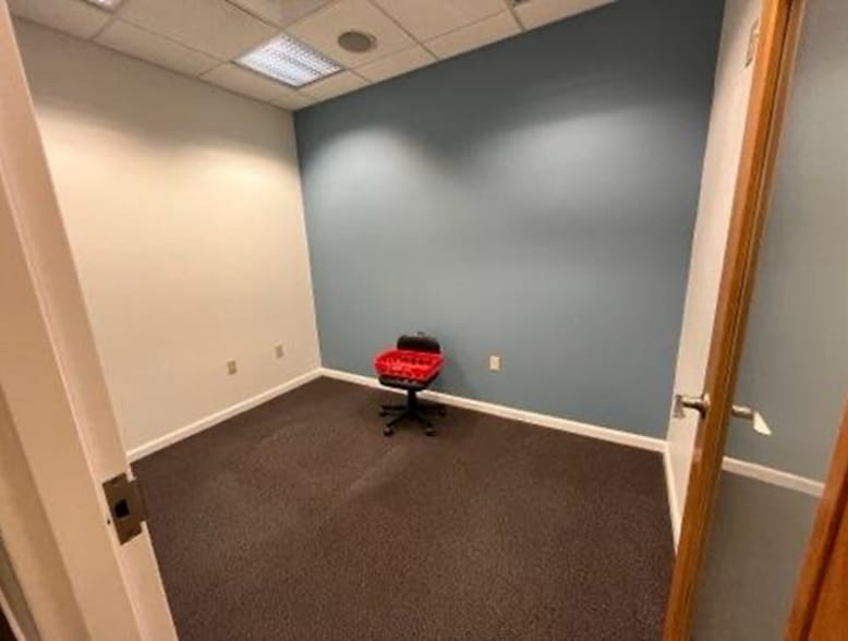 More Photos Of 1783 Meriden Waterbury Road UNIT 11, Plantsville Freestanding For Lease