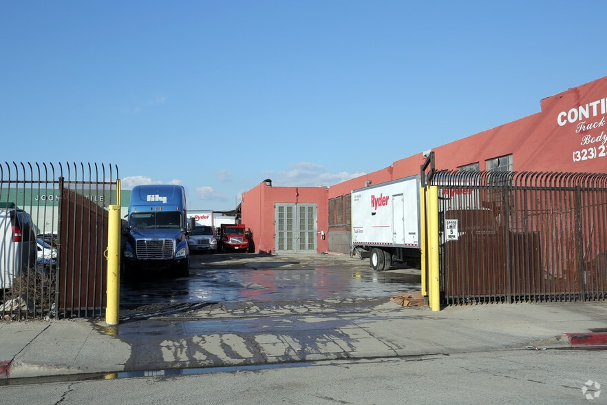 More Photos Of 2021 E 25th St, Los Angeles Manufacturing For Sale