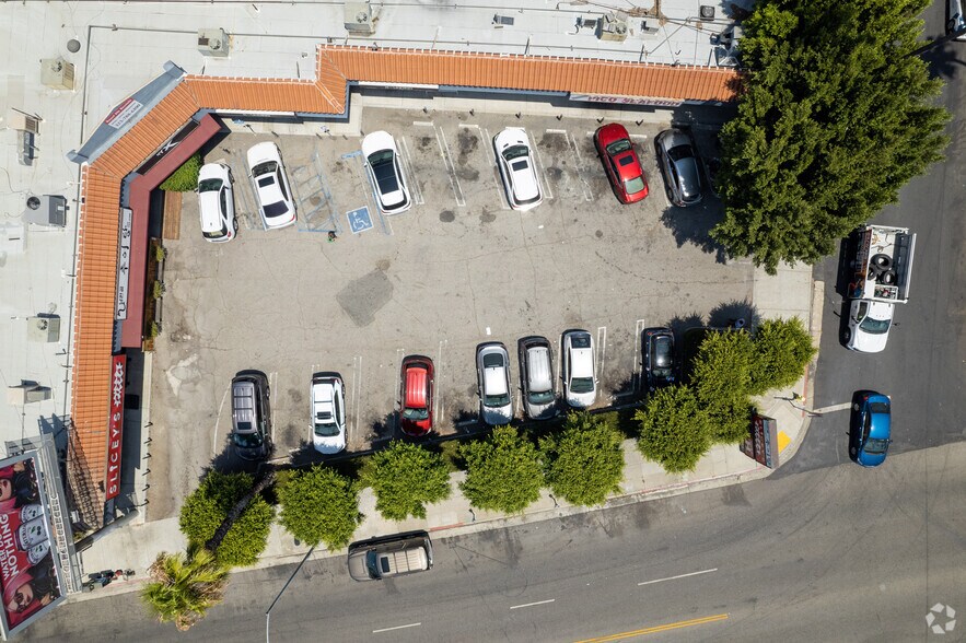 More Photos Of 3601-3607 W Pico Blvd, Los Angeles Bar For Sale