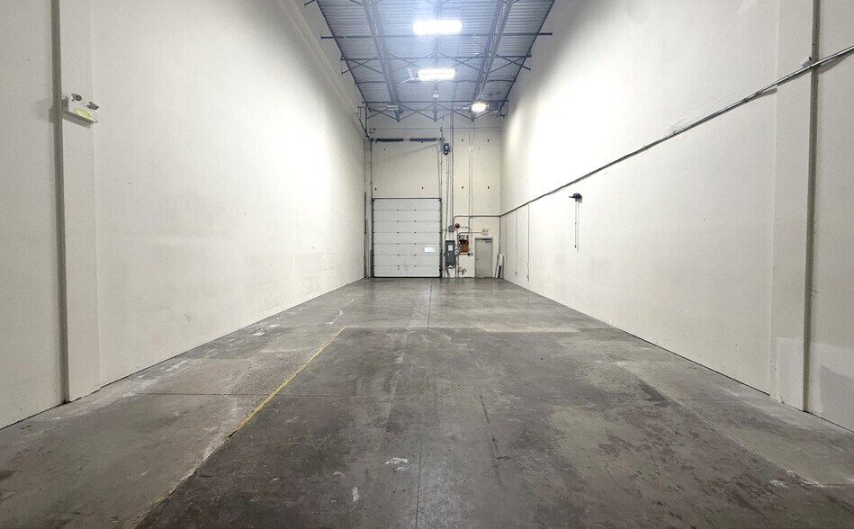 More Photos Of 1615-1641 Powell St, Vancouver Light Manufacturing For Lease