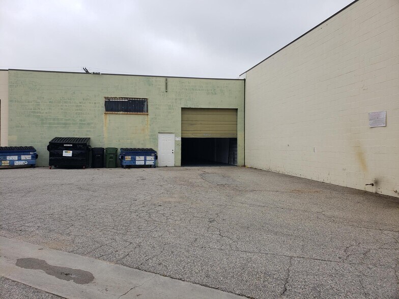 More Photos Of 8739 Shirley Ave, Northridge Warehouse For Lease
