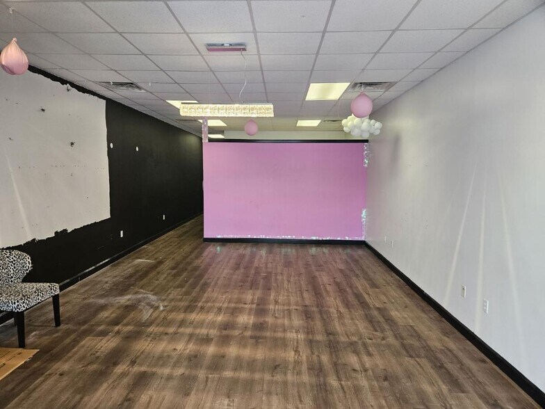 More Photos Of 7120 Hogan Rd, Jacksonville Unknown For Lease