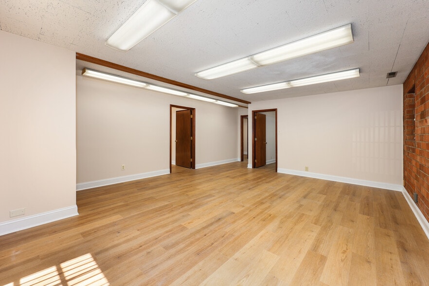 More Photos Of 316 S Eugene St, Greensboro Office For Sale