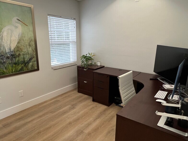 More Photos Of 3010 S 3rd St, Jacksonville Beach Office For Lease