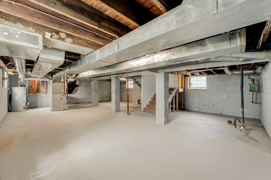 More Photos Of 4432 Pearl Rd, Cleveland Specialty For Sale