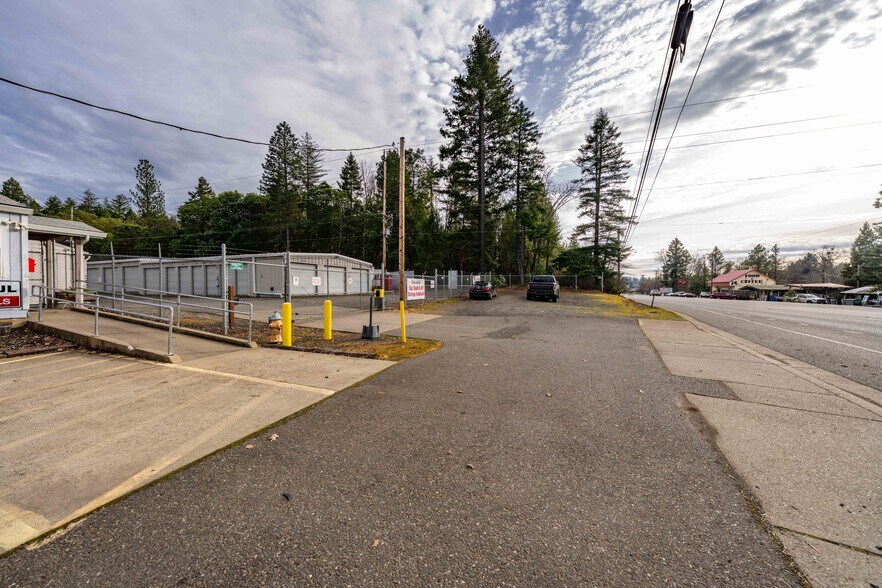 More Photos Of 25657 Redwood Hwy, Cave Junction Self Storage For Sale