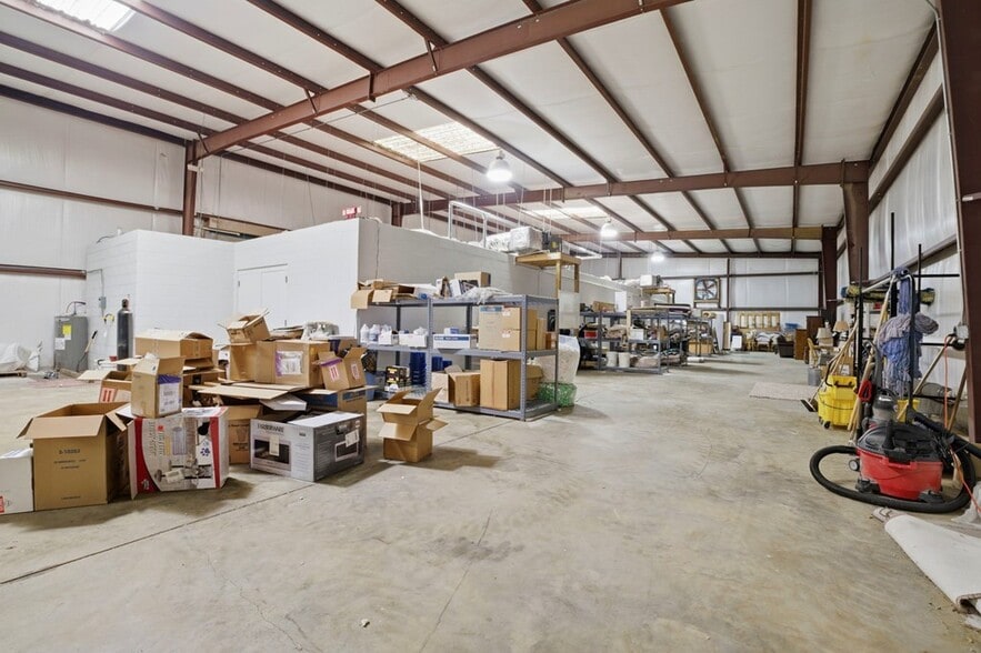 More Photos Of 2124 Hamilton St, Dalton Research And Development For Sale