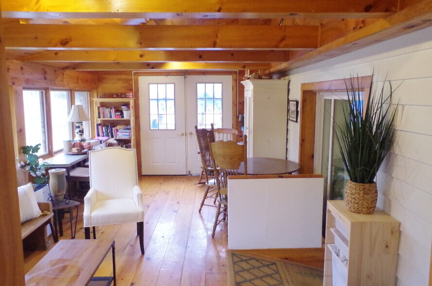 More Photos Of 133 Main St, High Falls Office For Lease