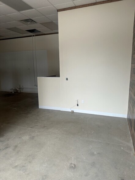 More Photos Of 8266 Silver Lake Rd, Linden Freestanding For Lease