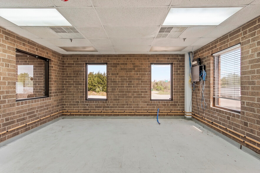 More Photos Of 1908 Nuggett Rd, High Point Warehouse For Sale