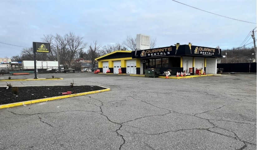 Primary Photo Of 122 N Central Ave, Elmsford Service Station For Lease