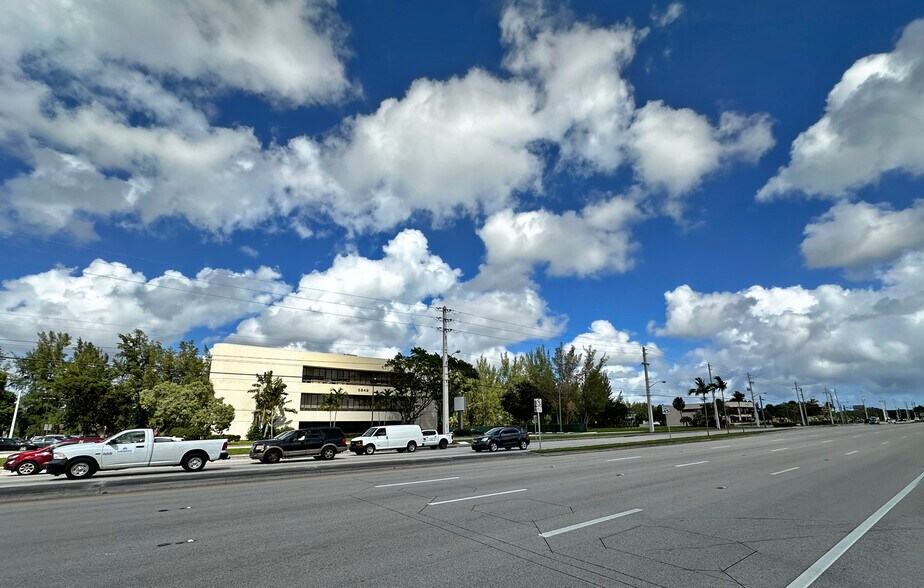 More Photos Of 5849 Okeechobee Blvd, West Palm Beach Office For Lease