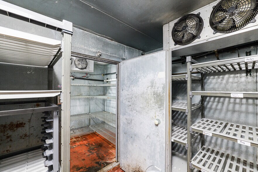 More Photos Of 1302 Main st, Saint Cloud Restaurant For Sale