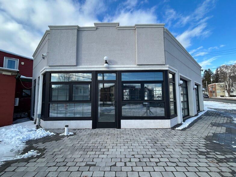 Primary Photo Of 102 Mohawk Ave, Schenectady Storefront Retail Office For Lease