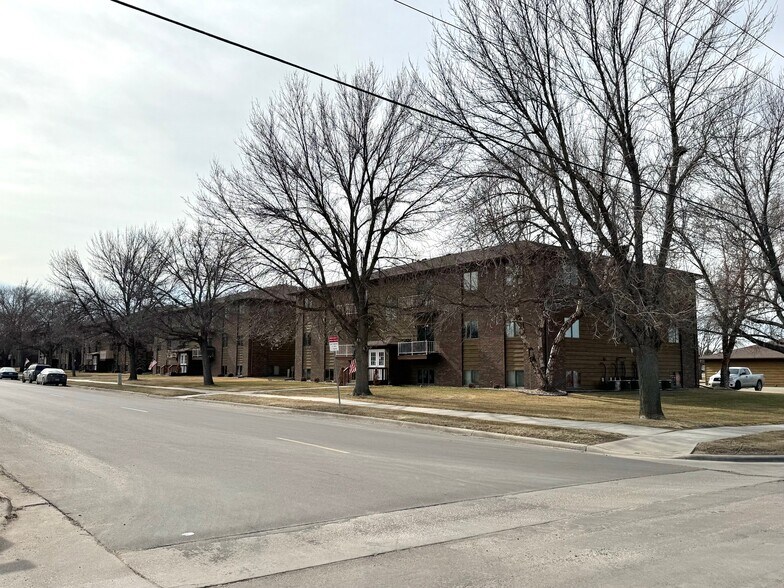 More Photos Of 2021 N Kimball St, Mitchell Apartments For Sale