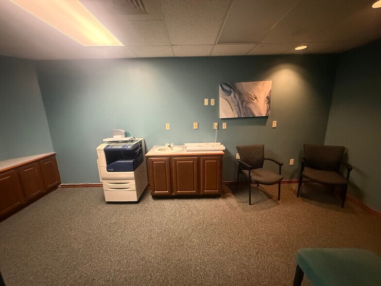 More Photos Of 2251 N Woodlawn Blvd, Wichita Medical For Sale