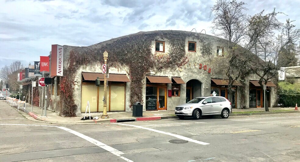 More Photos Of 205 5th St, Santa Rosa Freestanding For Sale