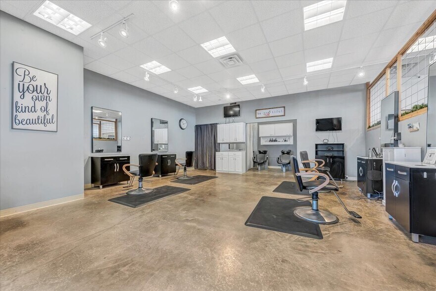 More Photos Of 2230 S Division St, Guthrie Storefront Retail Office For Lease