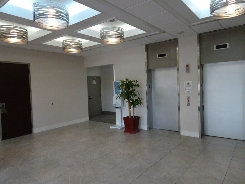 More Photos Of 1401 E Broward Blvd, Fort Lauderdale Office For Lease