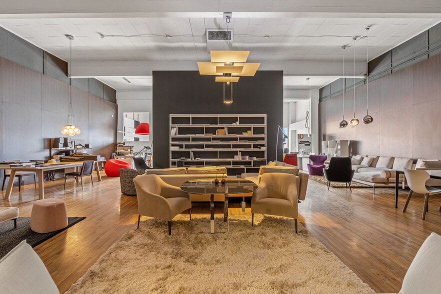 More Photos Of 1435 9th Ave SE, Calgary Storefront For Sale