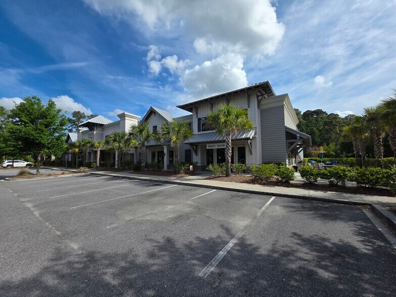 More Photos Of 4371 Bluffton Parkway, Bluffton Storefront Retail Office For Lease