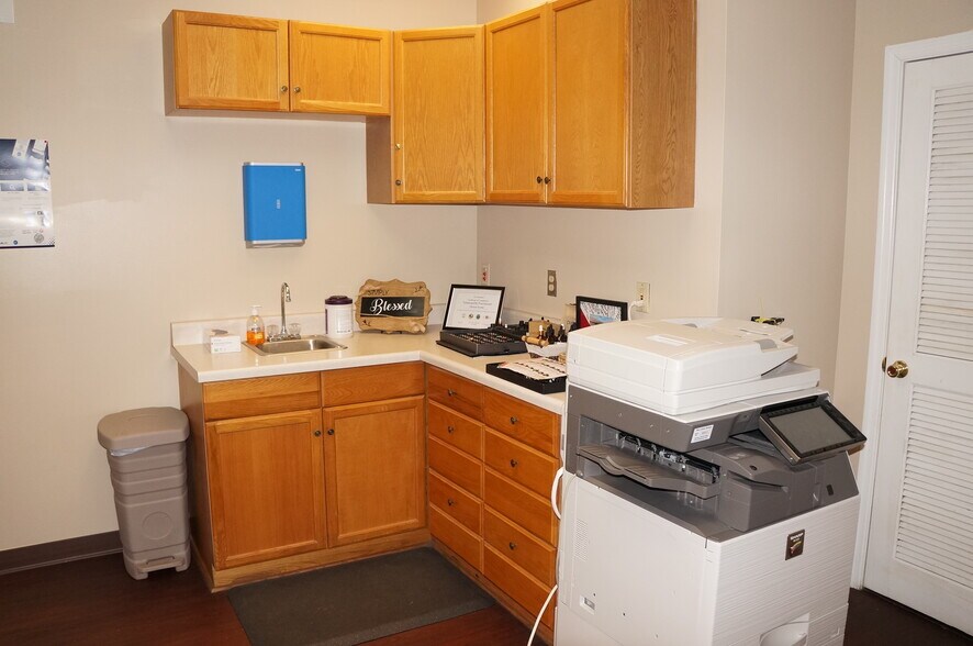 More Photos Of 1011-1025 W Fort Williams St, Sylacauga Office For Lease