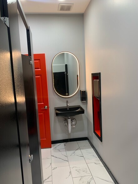 More Photos Of 6550 Parkland Ave, Cincinnati Movie Theatre For Sale