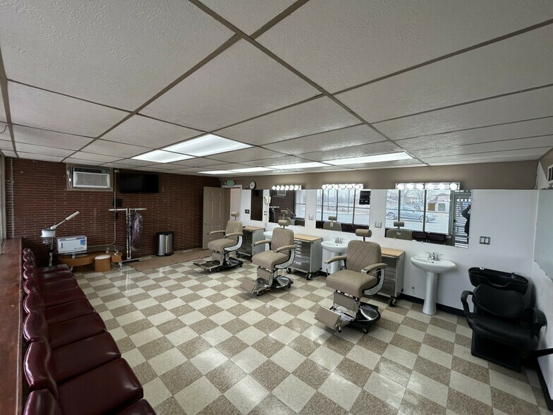 More Photos Of 2052 Broadway, Gary General Retail For Lease