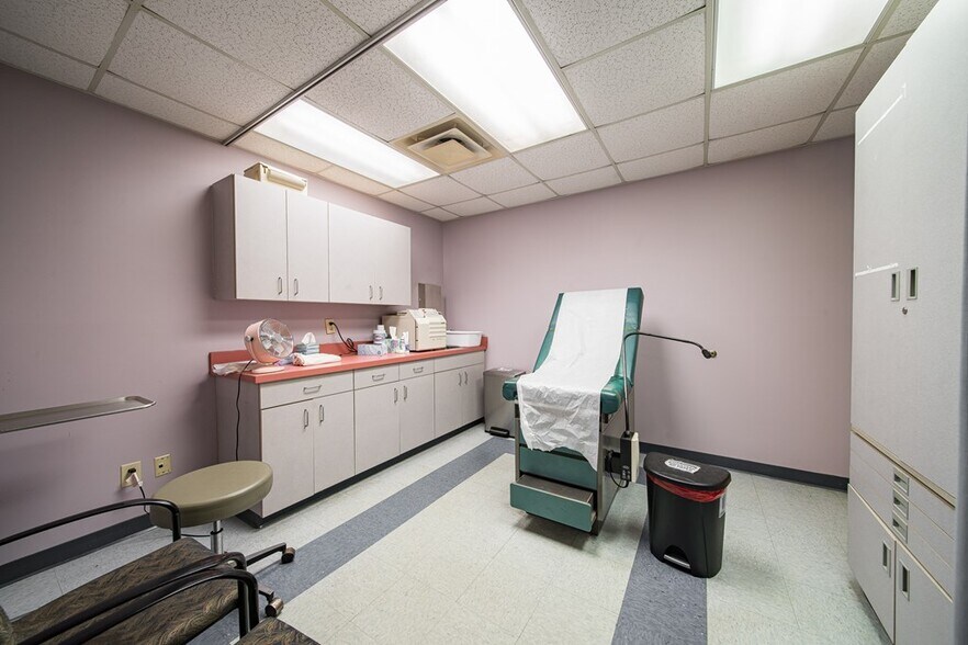 More Photos Of 1610 Opelika Rd, Phenix City Medical For Sale