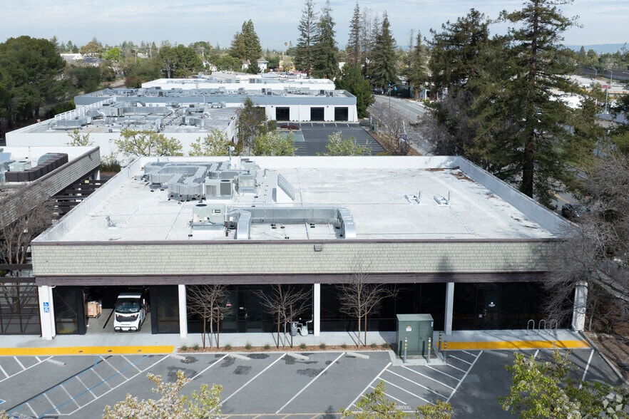 More Photos Of 10201 Bubb Rd, Cupertino Research And Development For Lease