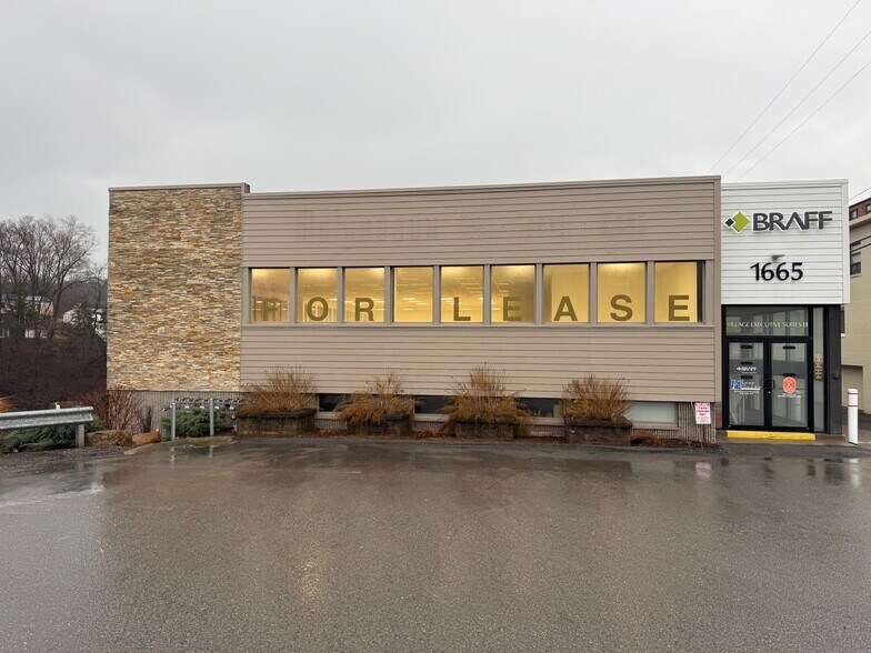 Primary Photo Of 1665 Washington Rd, Pittsburgh General Retail For Lease