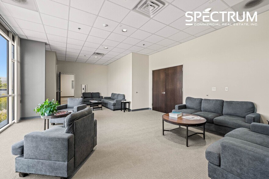 More Photos Of 25106 Avenue Tibbitts, Valencia Loft Creative Space For Sale