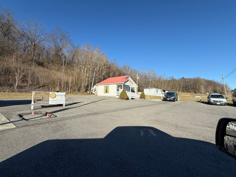 More Photos Of 602 E Lee Hwy, Wytheville Freestanding For Sale