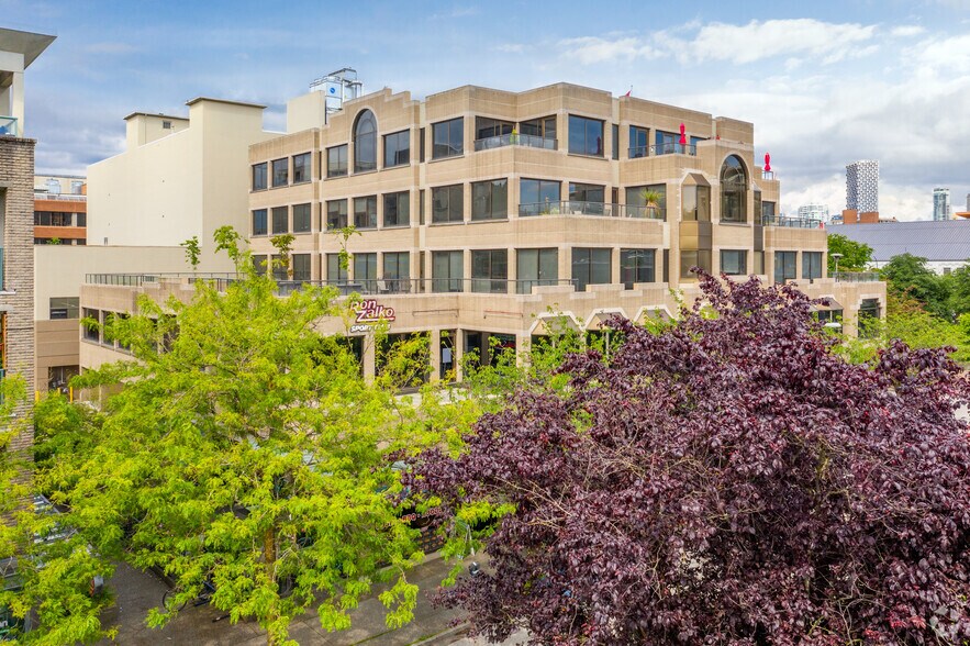 More Photos Of 1681 Chestnut St, Vancouver Office For Sale