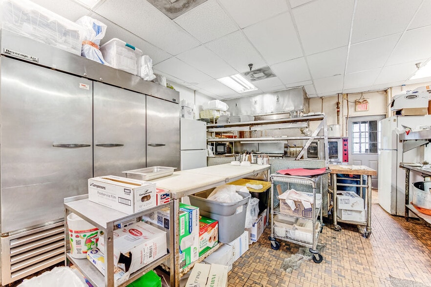 More Photos Of 300-306 Seabreeze Blvd, Daytona Beach Storefront Retail Office For Sale