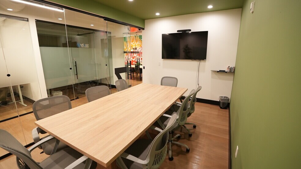 More Photos Of 1100 Brickell Bay Dr, Miami Coworking Space