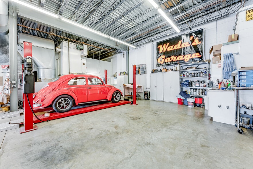 More Photos Of 2050 Winners Dr, Fairmont Auto Repair For Sale